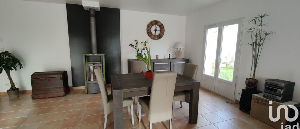 Maison 4 pièces de 102 m² à Grosbreuil (85440)