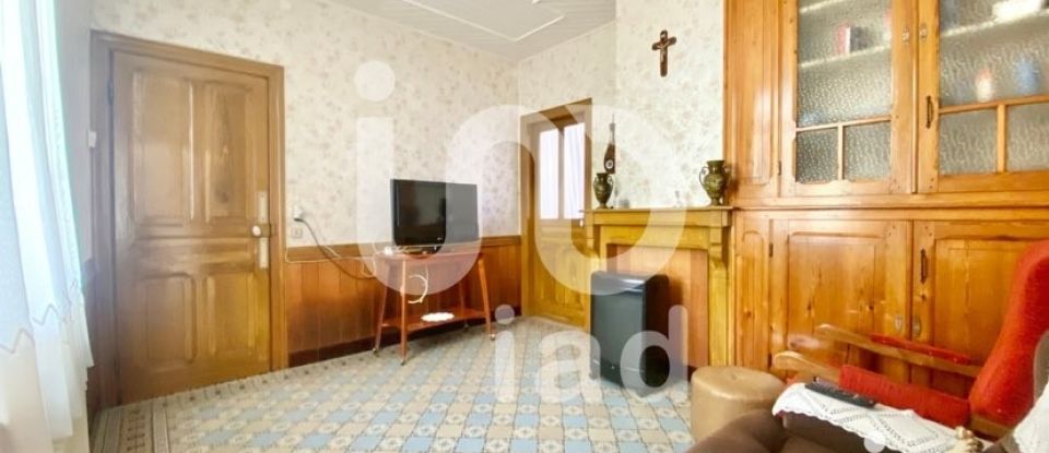 House 8 rooms of 197 m² in Fléchin (62960)