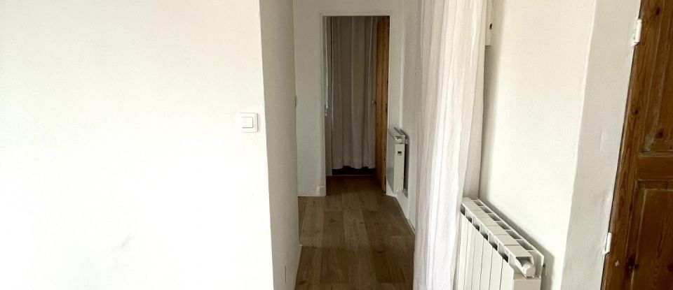 Apartment 1 room of 29 m² in Saint-Raphaël (83700)