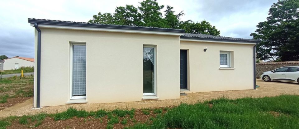 Maison 3 pièces de 68 m² à Chabournay (86380)