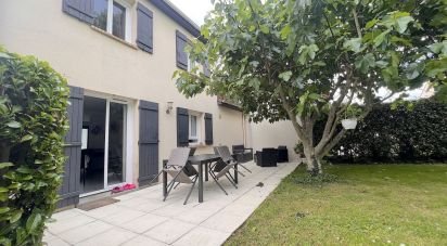 House 6 rooms of 105 m² in Marolles-en-Brie (94440)