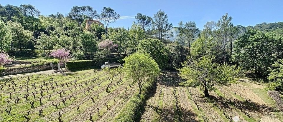 Maison traditionnelle 6 pièces de 161 m² à Entrecasteaux (83570)