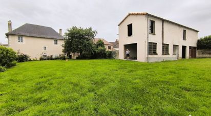 House 5 rooms of 216 m² in Château-Garnier (86350)