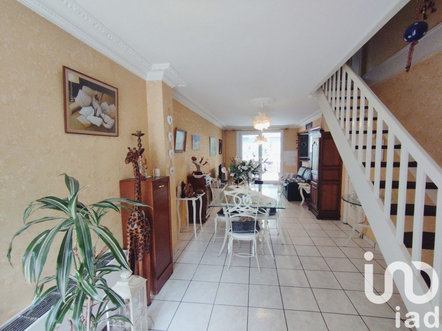 House 5 rooms of 97 m² in Laval (53000)
