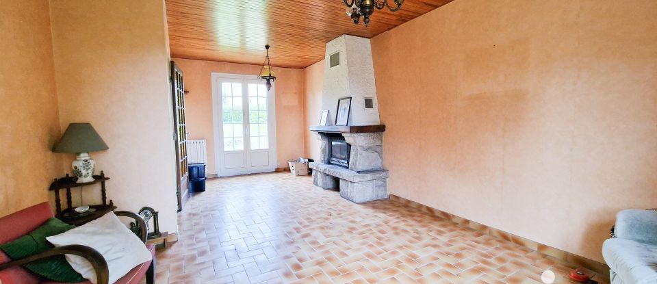 Maison traditionnelle 4 pièces de 90 m² à Saint-Hernin (29270)