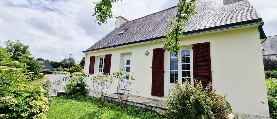 Maison traditionnelle 4 pièces de 90 m² à Saint-Hernin (29270)