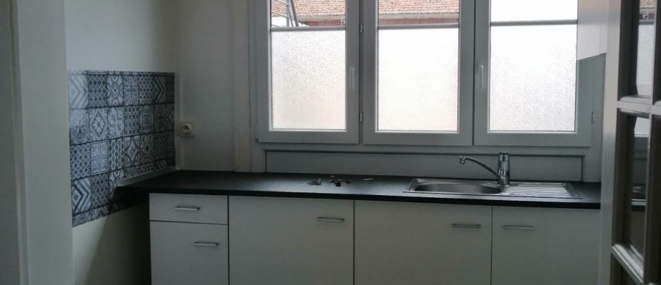 Apartment 3 rooms of 80 m² in Sainte-Savine (10300)