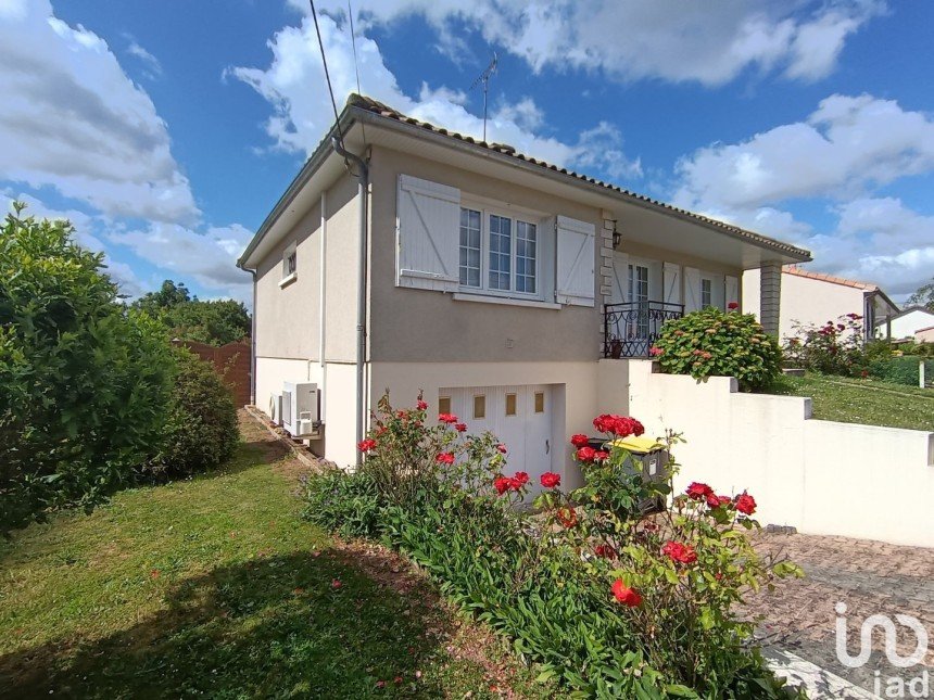 Maison 5 pièces de 96 m² à Saint-Jean-de-Thouars (79100)