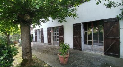 Maison 6 pièces de 120 m² à Sainte-Croix-du-Mont (33410)