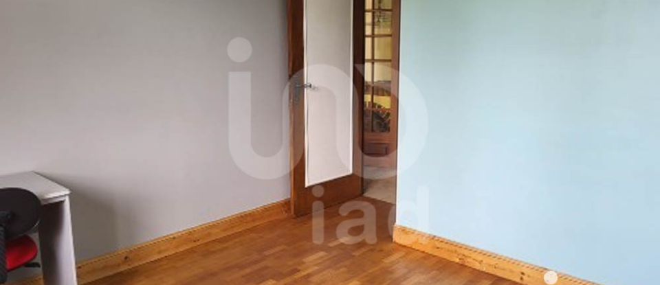 House 8 rooms of 185 m² in Montluçon (03100)