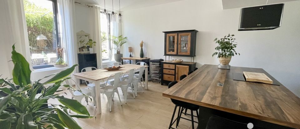 Maison de ville 8 pièces de 162 m² à Nîmes (30000)