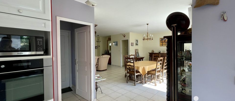 Traditional house 5 rooms of 113 m² in Lacanau (33680)