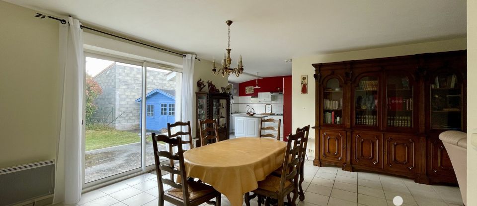 Traditional house 5 rooms of 113 m² in Lacanau (33680)