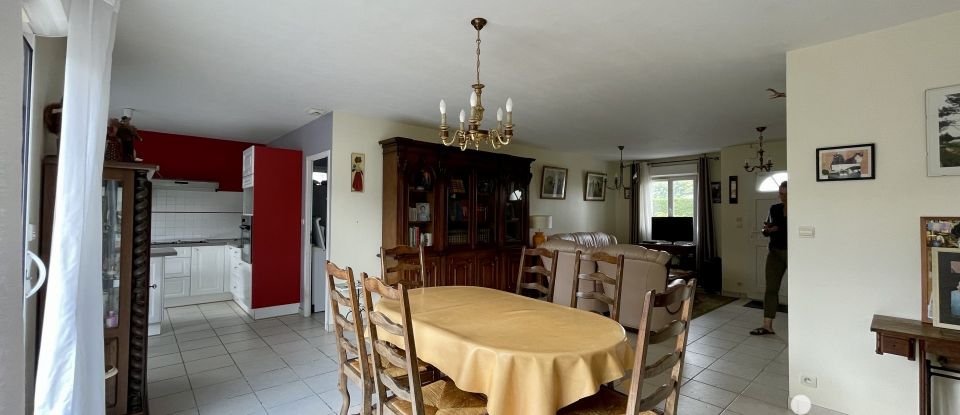 Traditional house 5 rooms of 113 m² in Lacanau (33680)