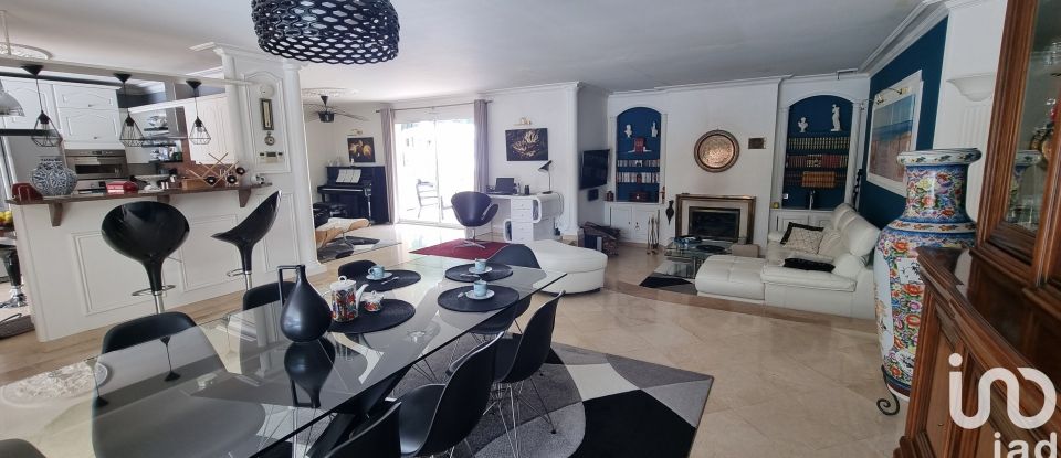 Maison 5 pièces de 170 m² à Croignon (33750)