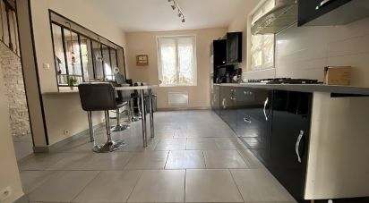 House 6 rooms of 126 m² in Lieu-Saint-Amand (59111)