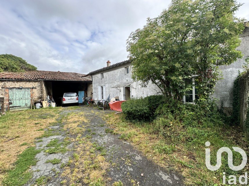 Maison de campagne 4 pièces de 82 m² à - (79150)