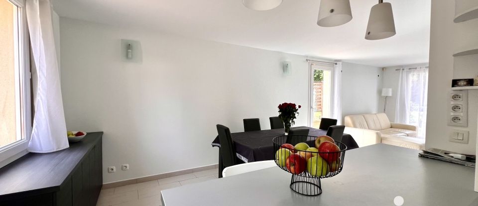 House 7 rooms of 108 m² in Montlhéry (91310)