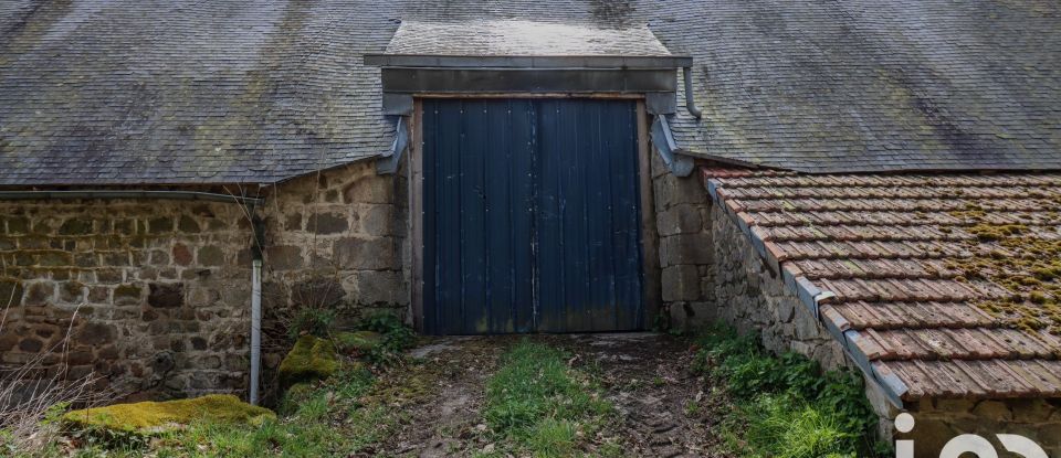 Barn conversion 2 rooms of 520 m² in Saint-Victour (19200)