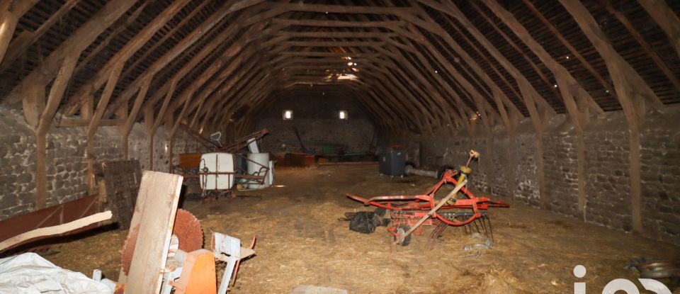 Barn conversion 2 rooms of 520 m² in Saint-Victour (19200)