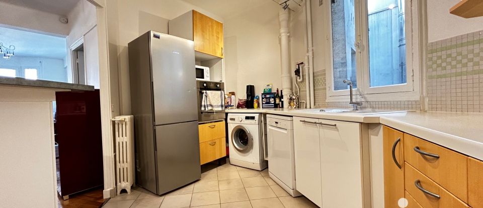 Appartement 3 pièces de 80 m² à Paris (75016)