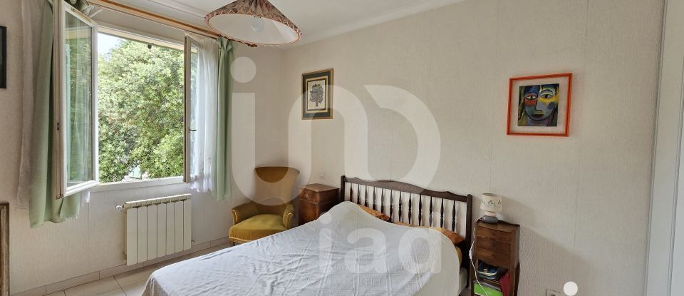 Traditional house 7 rooms of 199 m² in Nîmes (30900)