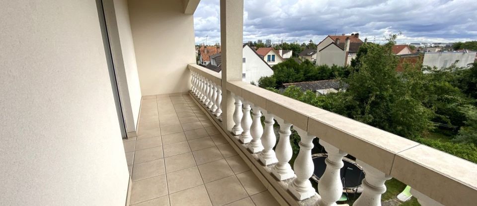 House 9 rooms of 241 m² in Orly (94310)