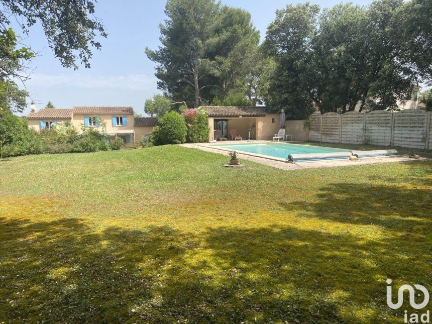 House 7 rooms of 165 m² in Sorgues (84700)