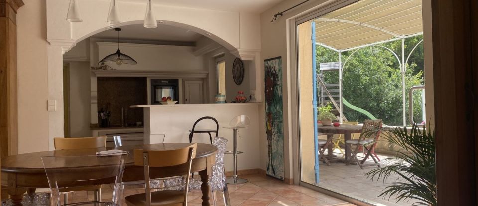 House 7 rooms of 165 m² in Sorgues (84700)