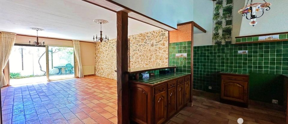 Traditional house 5 rooms of 184 m² in Marseille (13009)