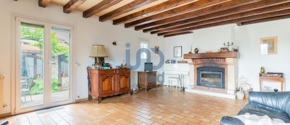 Traditional house 6 rooms of 134 m² in Savigny-sur-Orge (91600)
