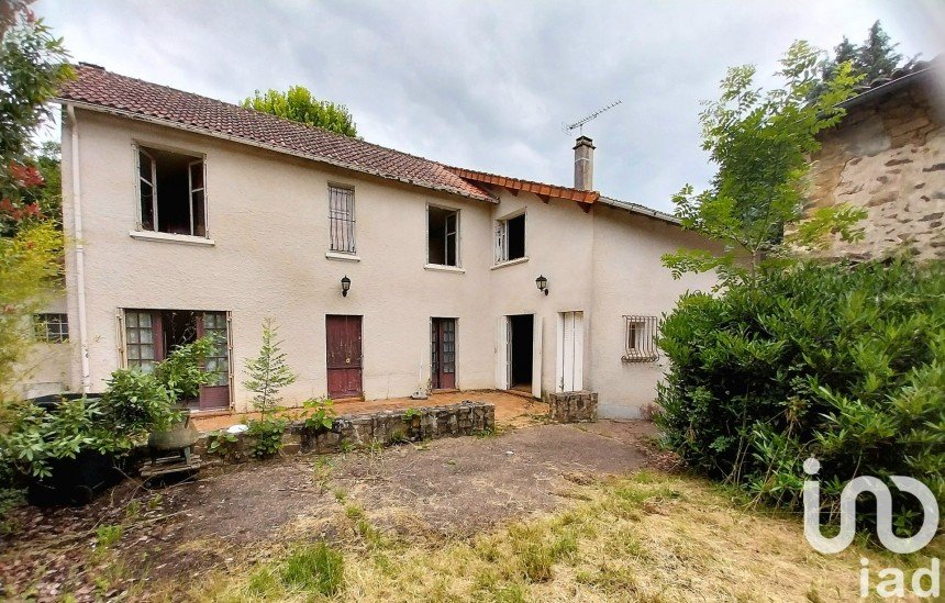 Maison de village 6 pièces de 162 m² à Saint-Bonnet-de-Bellac (87300)