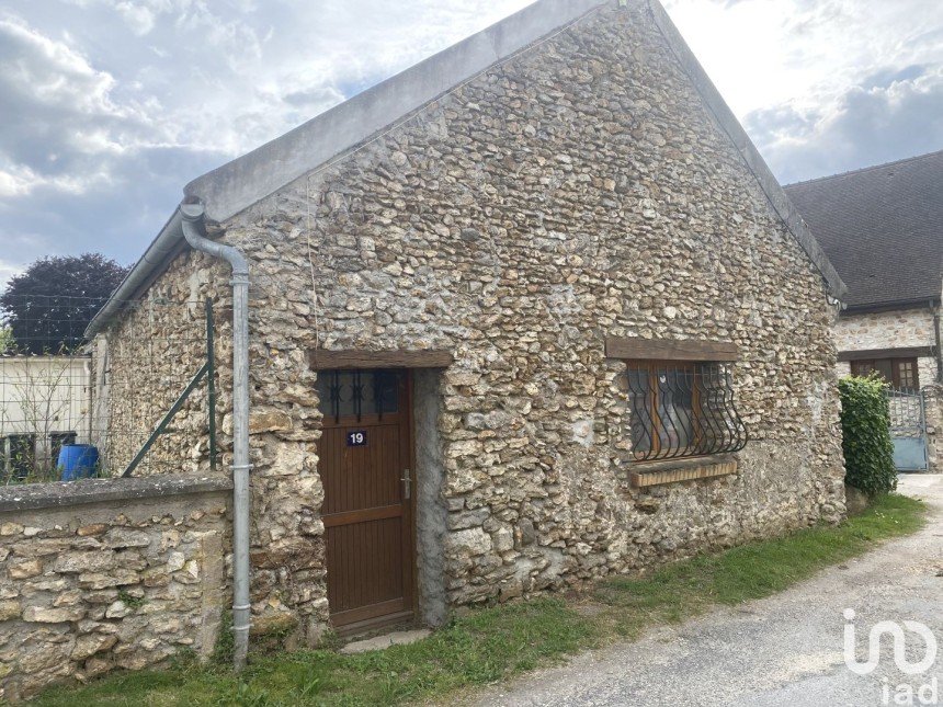 Barn conversion 2 rooms of 37 m² in Sermaise (91530)