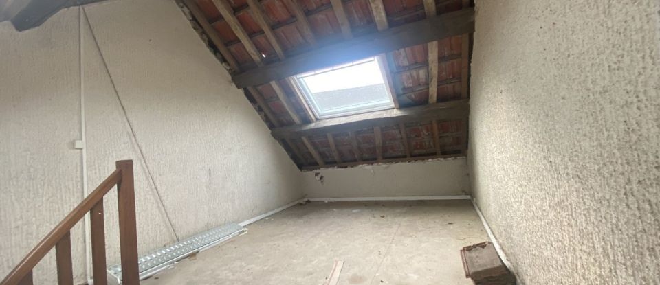 Grange 2 pièces de 37 m² à Sermaise (91530)