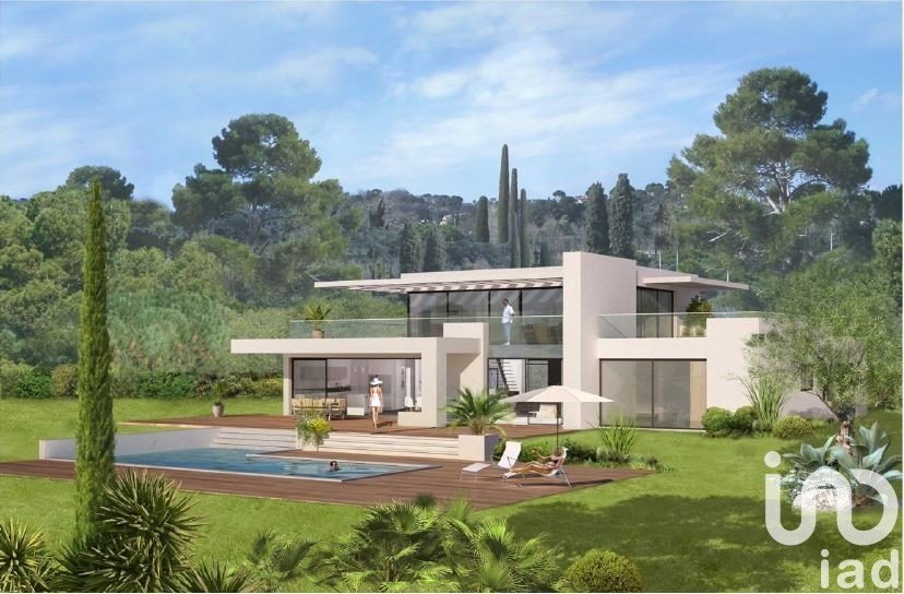 Land of 1,686 m² in Vence (06140)