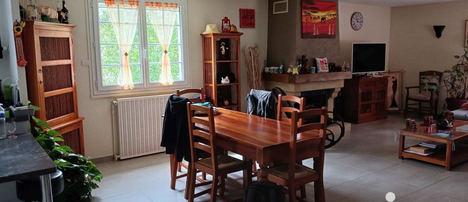 Traditional house 5 rooms of 134 m² in Poitiers (86000)