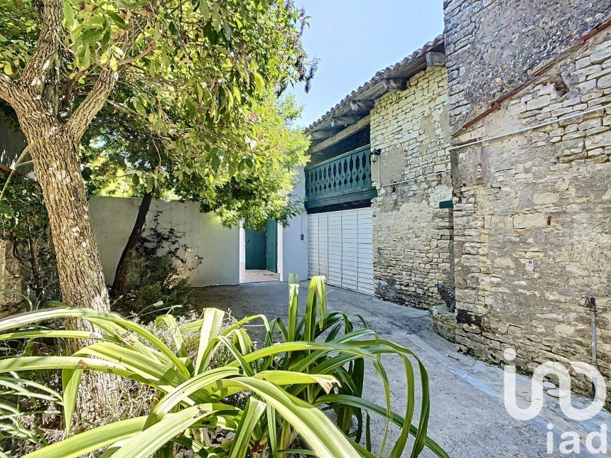 Village house 5 rooms of 125 m² in La Couarde-sur-Mer (17670)