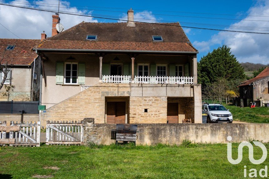 Village house 4 rooms of 104 m² in Genouilly (71460)