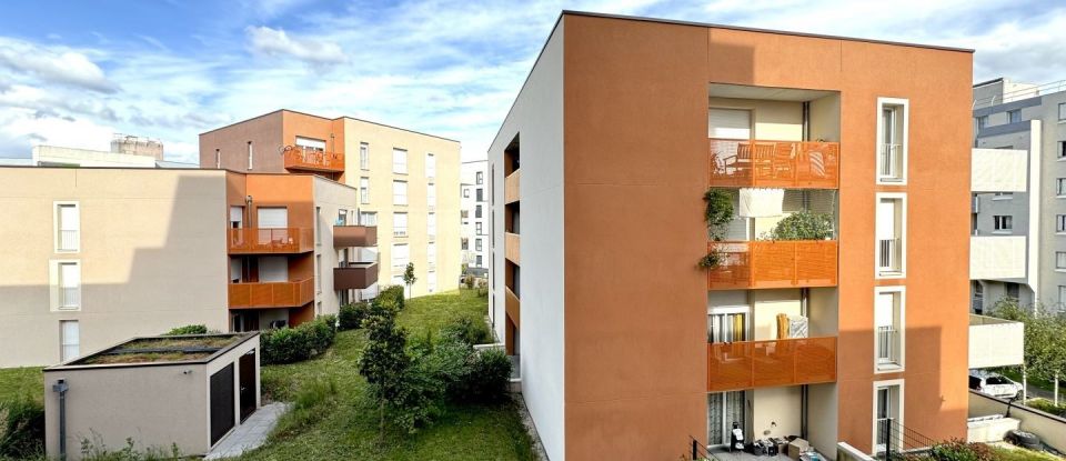 Appartement 3 pièces de 65 m² à Évry (91000)