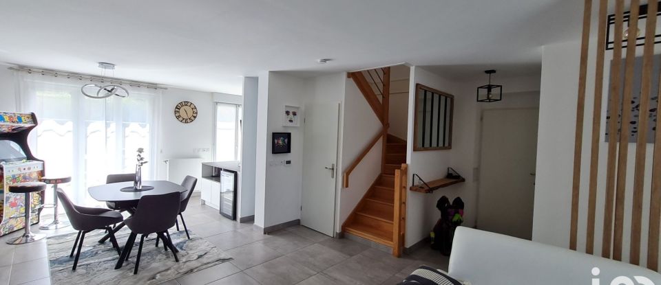 House 5 rooms of 91 m² in Linas (91310)
