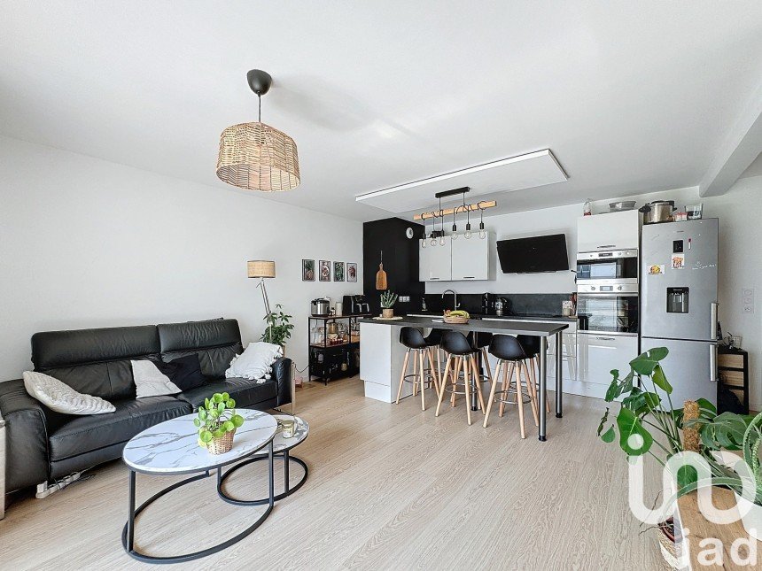 Apartment 3 rooms of 63 m² in Chantepie (35135)