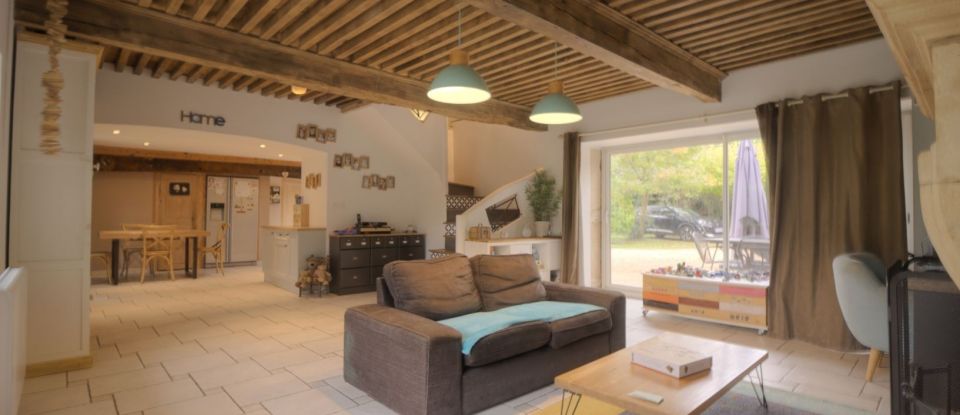 Maison 5 pièces de 185 m² à Mogneneins (01140)