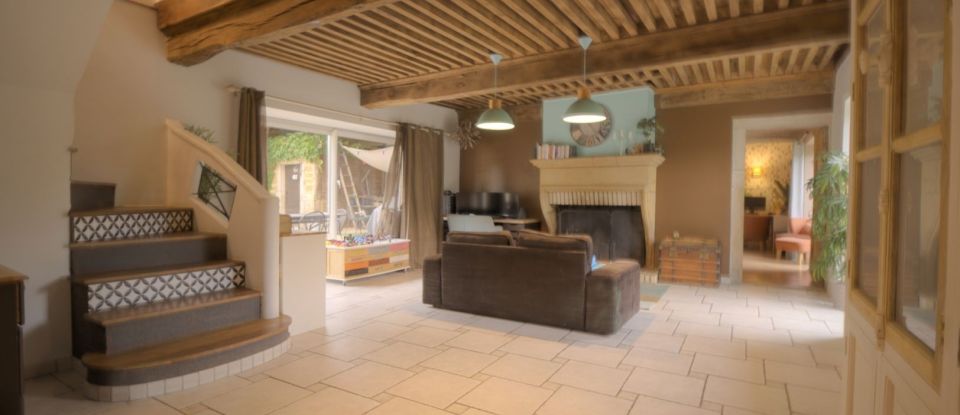 Maison 5 pièces de 185 m² à Mogneneins (01140)