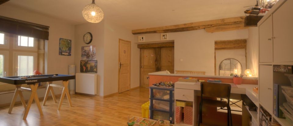 Maison 5 pièces de 185 m² à Mogneneins (01140)