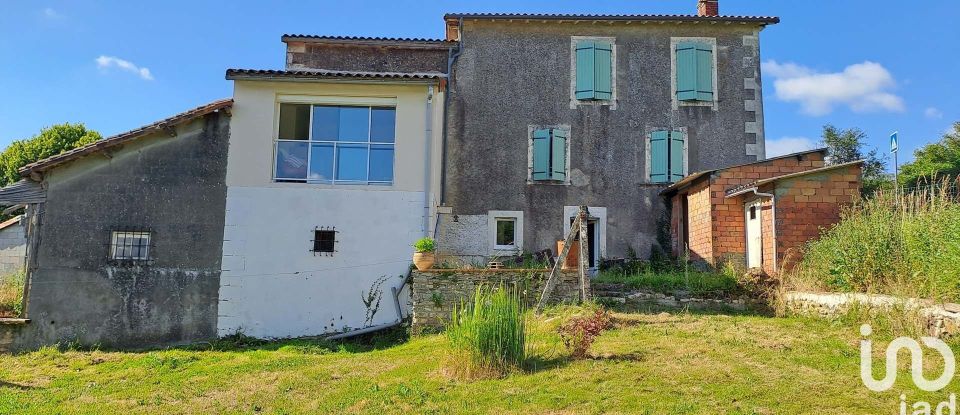 House 4 rooms of 127 m² in Clavé (79420)