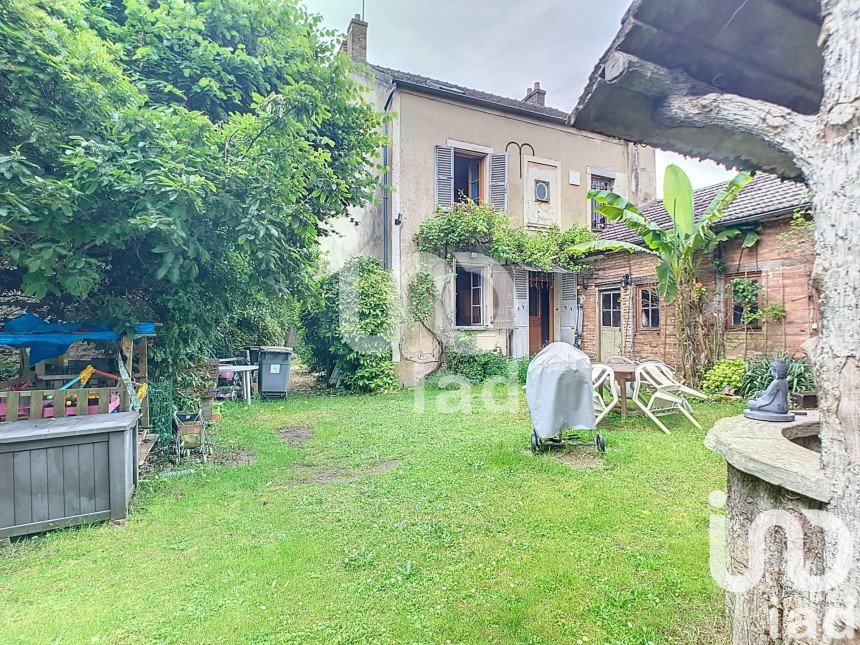 House 7 rooms of 149 m² in Dammarie-les-Lys (77190)