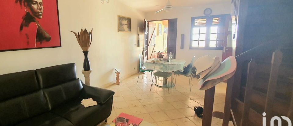 House 3 rooms of 81 m² in La Trinité (97220)