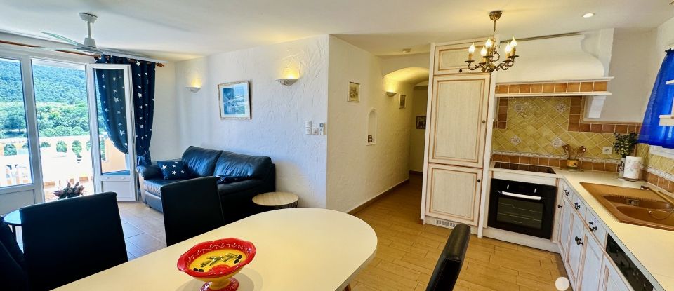 Maison traditionnelle 8 pièces de 165 m² à Roquebrune-sur-Argens (83380)