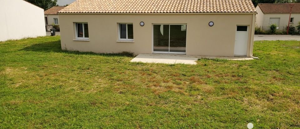 House 4 rooms of 78 m² in Loge-Fougereuse (85120)