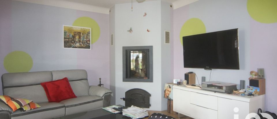 House 8 rooms of 150 m² in Niort (79000)